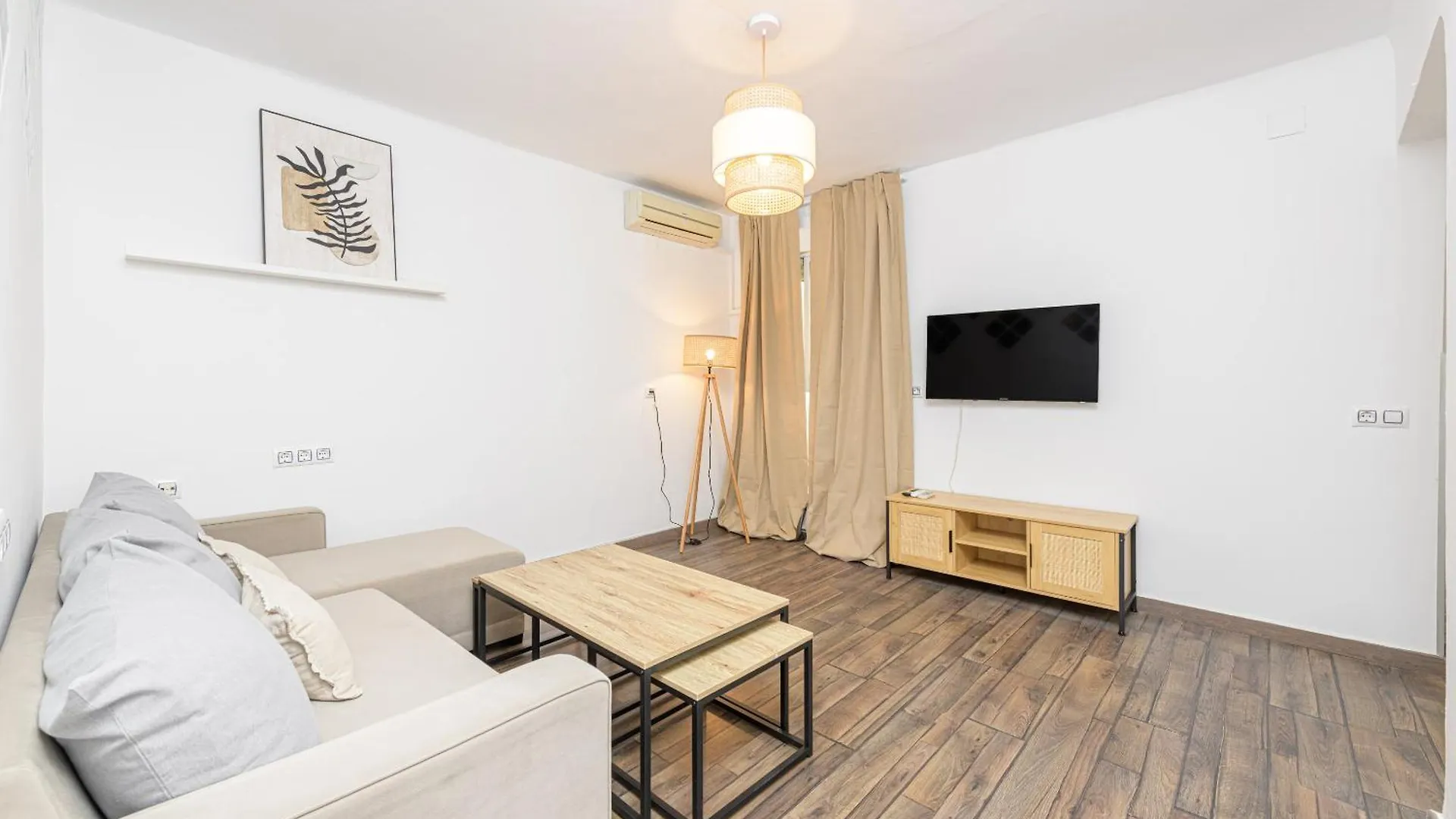 City Center Penthouse & Parking Malaga Apartament